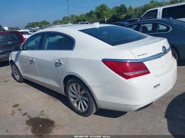 45601300 :رقم المزاد ، 1G4GB5G32GF258674 vin ، 2016 Buick Lacrosse مزاد بيع