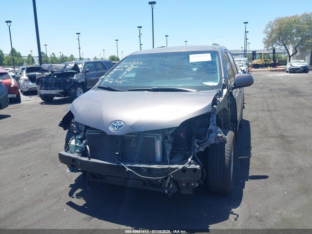 5TDKK3DCXGS732054 Toyota Sienna Le 8 Passenger