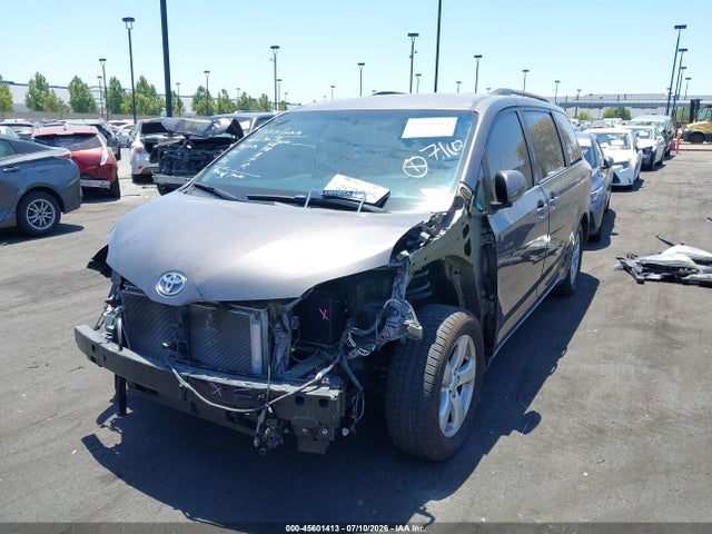 5TDKK3DCXGS732054 Toyota Sienna Le 8 Passenger
