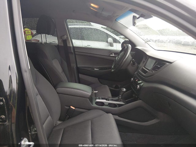 45601455 :رقم المزاد ، KM8J33A28HU311009 vin ، 2017 Hyundai Tucson Sport مزاد بيع