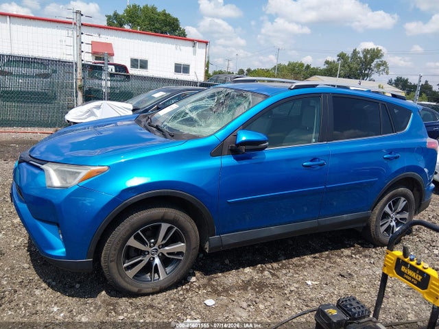 Auction sale of the 2017 Toyota Rav4 Xle, vin: 2T3RFREV2HW598811, lot number: 45601555