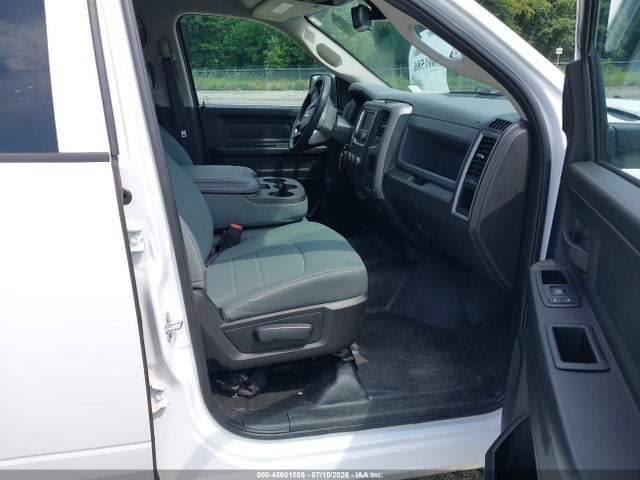 45601586 :رقم المزاد ، 1C6RR7KG6GS341814 vin ، 2016 Ram 1500 Tradesman مزاد بيع