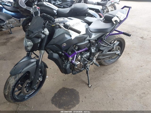 Yamaha FZ07 2015 JYARM06E9FA005209 Image 2