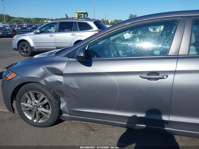 5NPD84LF2JH297648 Hyundai ELANTRA SEL