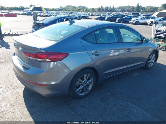 5NPD84LF2JH297648 Hyundai ELANTRA SEL