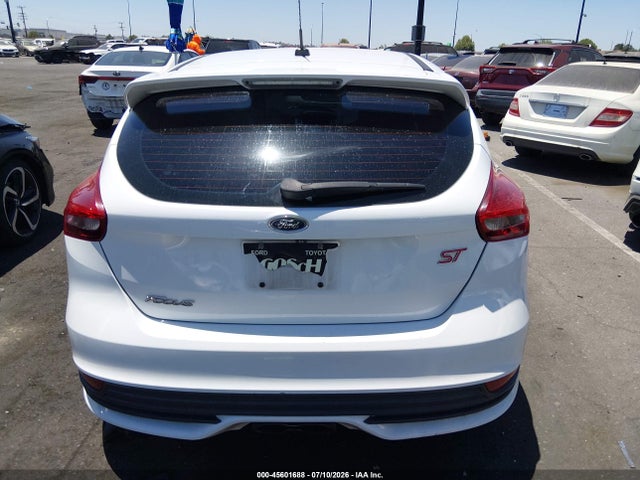 Ford FOCUS ST 2016 1FADP3L99GL212984 Image 16