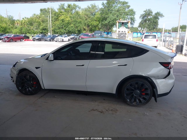 45601737 :رقم المزاد ، 7SAYGDEF9NF380762 vin ، 2022 Tesla Model Y Performance Dual Motor All-wheel Drive مزاد بيع
