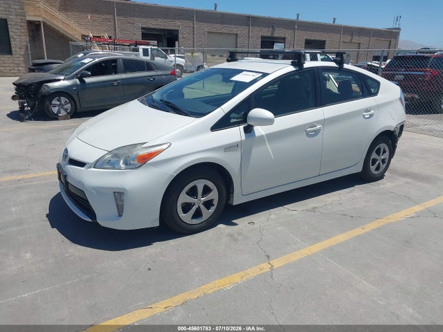 Toyota Prius Two 2015 JTDKN3DU0F0414056 Image 2