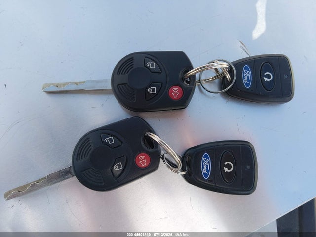 1FMCU9G94HUE33301 Ford ESCAPE SE