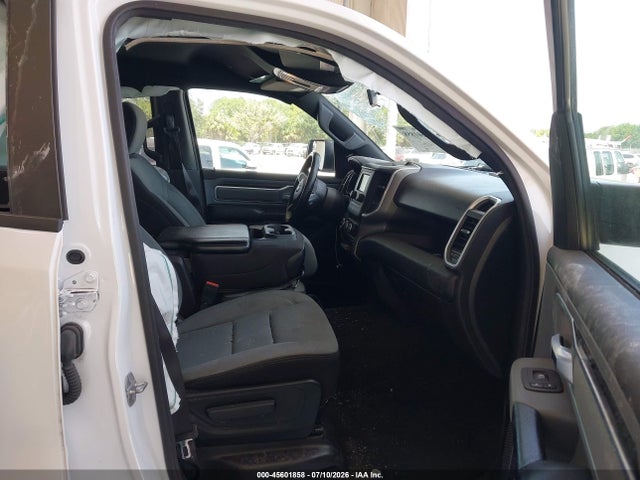 45601858 :رقم المزاد ، 1C6SRFFT6NN419250 vin ، 2022 Ram 1500 Big Horn  4x4 5'7 Box مزاد بيع