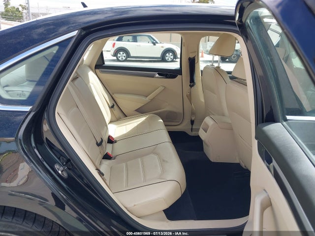 2016 Volkswagen Passat 1.8t R-line მანქანა იყიდება აუქციონზე, vin: 1VWAT7A34GC060723, აუქციონის ნომერი: 45601969