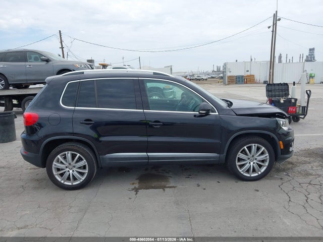 2013 Volkswagen Tiguan Se მანქანა იყიდება აუქციონზე, vin: WVGAV7AX3DW537177, აუქციონის ნომერი: 45602054
