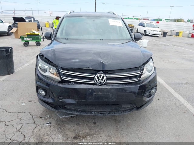 2013 Volkswagen Tiguan Se მანქანა იყიდება აუქციონზე, vin: WVGAV7AX3DW537177, აუქციონის ნომერი: 45602054