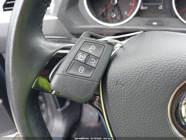 45602104 :رقم المزاد ، 3VV2B7AXXJM084500 vin ، 2018 Volkswagen Tiguan 2.0t Se/2.0t Sel مزاد بيع