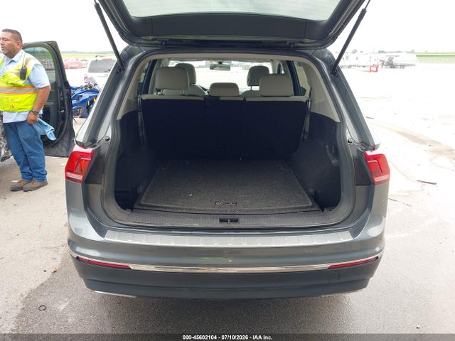 45602104 :رقم المزاد ، 3VV2B7AXXJM084500 vin ، 2018 Volkswagen Tiguan 2.0t Se/2.0t Sel مزاد بيع