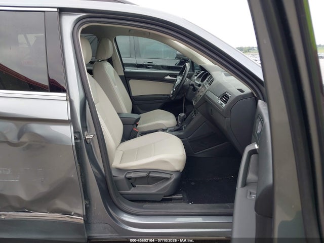 45602104 :رقم المزاد ، 3VV2B7AXXJM084500 vin ، 2018 Volkswagen Tiguan 2.0t Se/2.0t Sel مزاد بيع