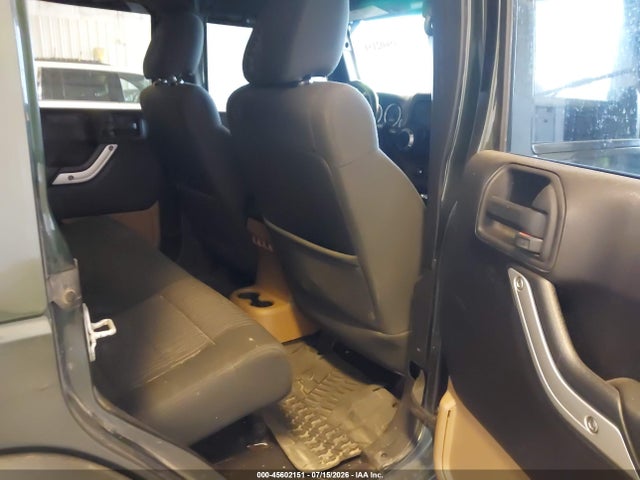 45602151 :رقم المزاد ، 1J4BA5H12BL576684 vin ، 2011 Jeep Wrangler Unlimited Sahara مزاد بيع