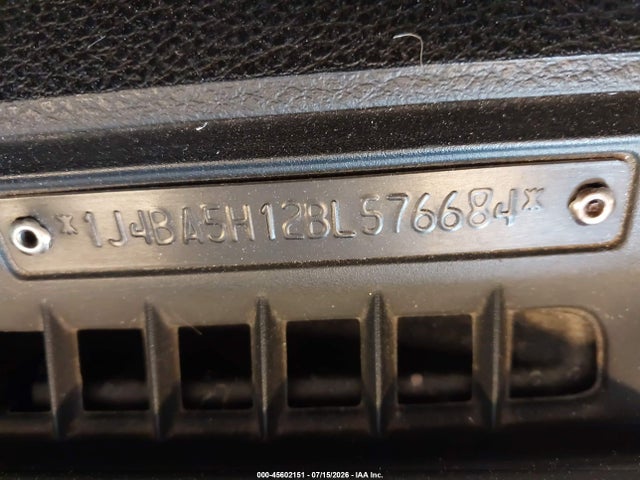 45602151 :رقم المزاد ، 1J4BA5H12BL576684 vin ، 2011 Jeep Wrangler Unlimited Sahara مزاد بيع