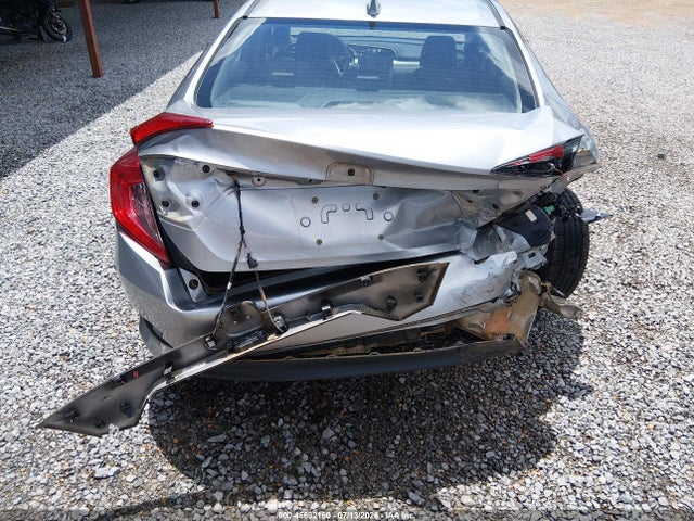 Продажа на аукционе авто 2018 Honda Civic Ex, vin: 19XFC2F71JE015116, номер лота: 45602160