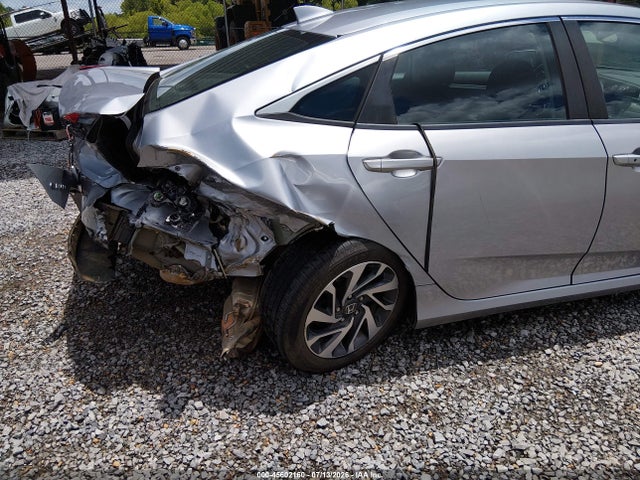 Продажа на аукционе авто 2018 Honda Civic Ex, vin: 19XFC2F71JE015116, номер лота: 45602160
