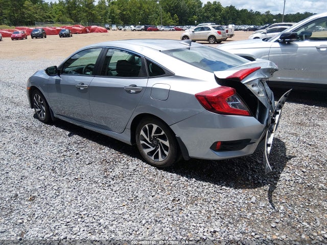 Продажа на аукционе авто 2018 Honda Civic Ex, vin: 19XFC2F71JE015116, номер лота: 45602160