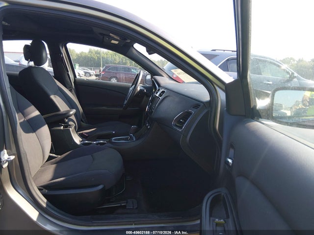 2012 Chrysler 200 Touring მანქანა იყიდება აუქციონზე, vin: 1C3CCBBG4CN288711, აუქციონის ნომერი: 45602188