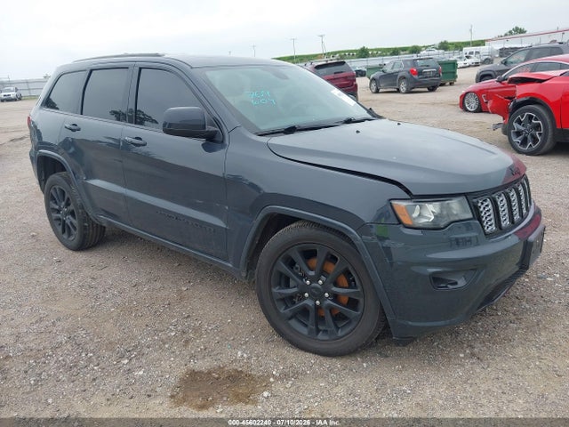 Jeep Grand Cherokee Altitude 4x4 2018 1C4RJFAG5JC236209 головне зображення