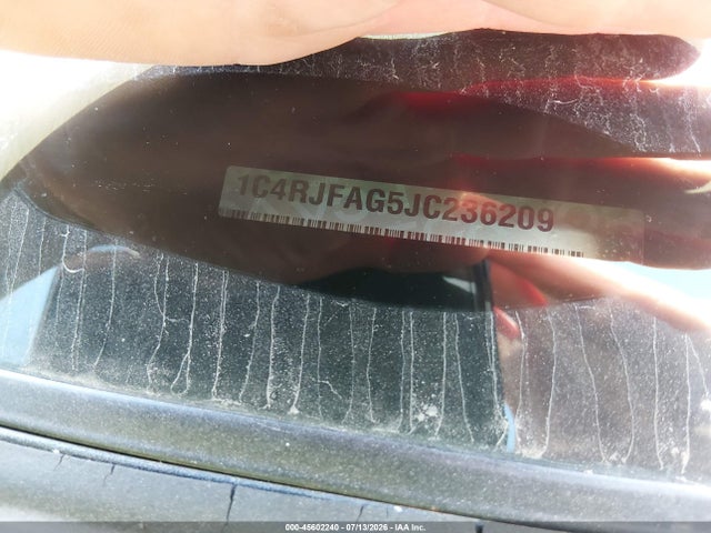1C4RJFAG5JC236209 Jeep Grand Cherokee Altitude 4x4