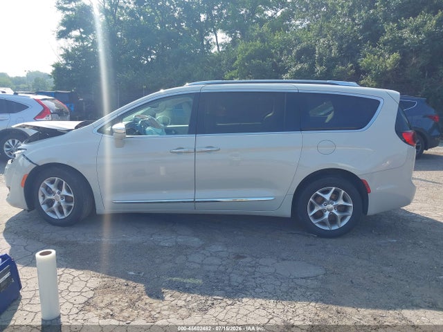 Chrysler Pacifica Limited 2020 2C4RC1GG4LR163042 Image 15