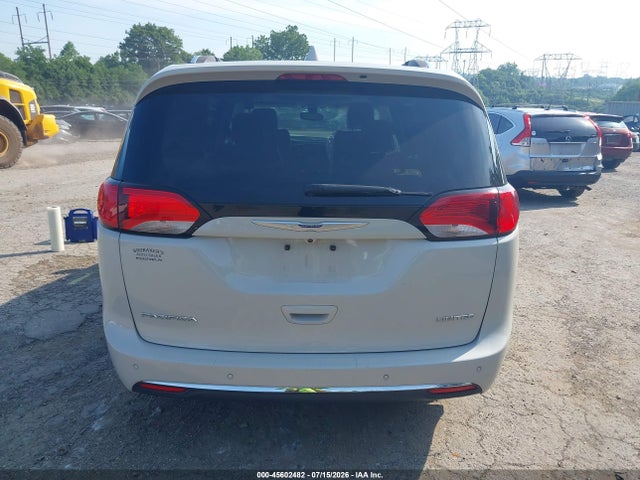 Chrysler Pacifica Limited 2020 2C4RC1GG4LR163042 Image 17