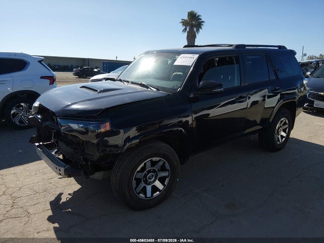 Toyota 4runner Trd Off Road Premium 2023 JTERU5JRXP6146737 Image 2