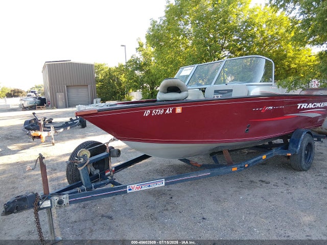 17 1/2 Tracker 2018 000USBUJ71886A818 Image 2