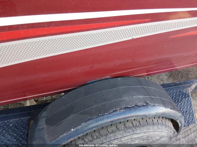17 1/2 Tracker 2018 000USBUJ71886A818 Image 13