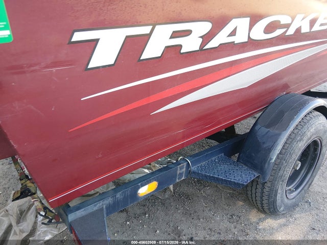 17 1/2 Tracker 2018 000USBUJ71886A818 Image 14