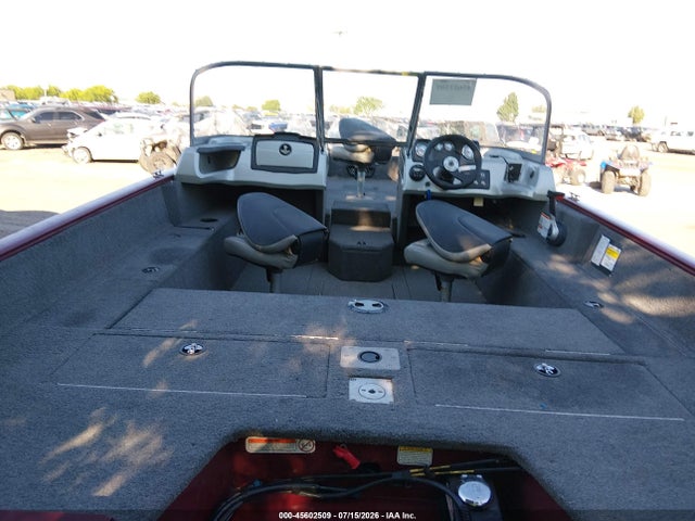 17 1/2 Tracker 2018 000USBUJ71886A818 Image 8