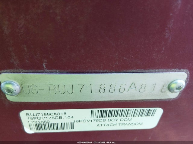 17 1/2 Tracker 2018 000USBUJ71886A818 Image 9