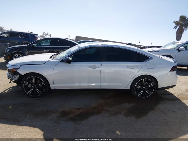 1HGCY2F52SA045962 Honda Accord Hybrid Sport