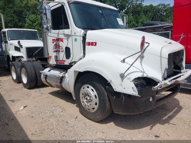 2004 Freightliner Conventional Columbia მანქანა იყიდება აუქციონზე, vin: 1FUJA6AS94LM48206, აუქციონის ნომერი: 45602581