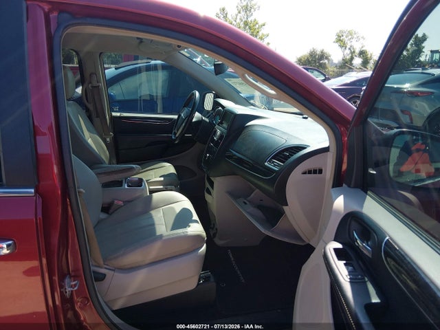 2015 Chrysler Town & Country Touring მანქანა იყიდება აუქციონზე, vin: 2C4RC1BG5FR629962, აუქციონის ნომერი: 45602721