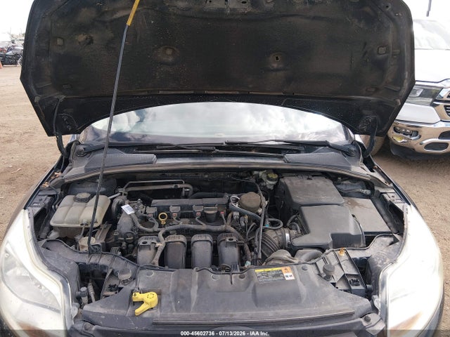 1FADP3K2XEL145233 Ford FOCUS SE