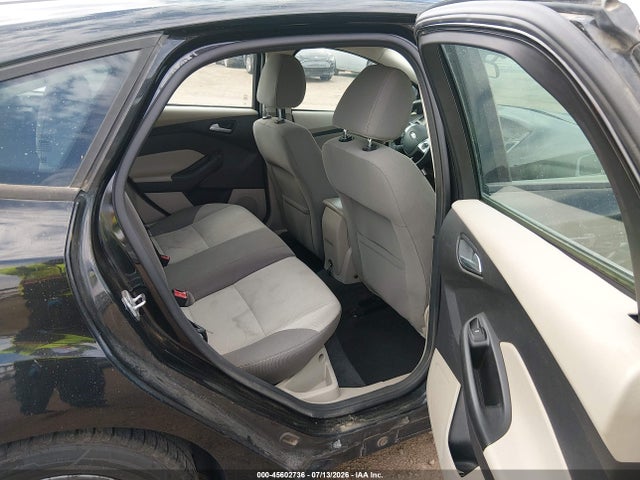 1FADP3K2XEL145233 Ford FOCUS SE