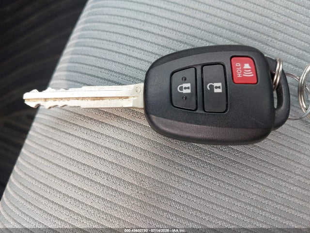 Toyota Prius C Two 2014 JTDKDTB39E1081006 Image 11