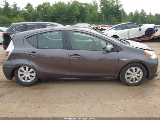 Toyota Prius C Two 2014 JTDKDTB39E1081006 Image 13