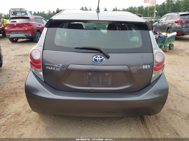 Toyota Prius C Two 2014 JTDKDTB39E1081006 Image 16