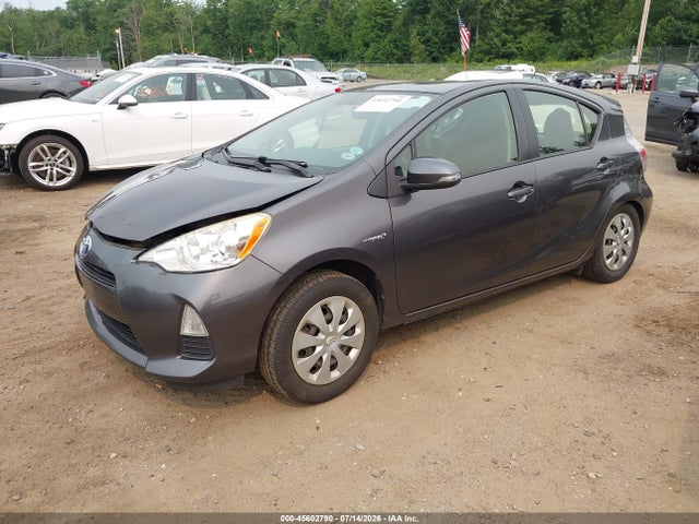 Toyota Prius C Two 2014 JTDKDTB39E1081006 Image 2