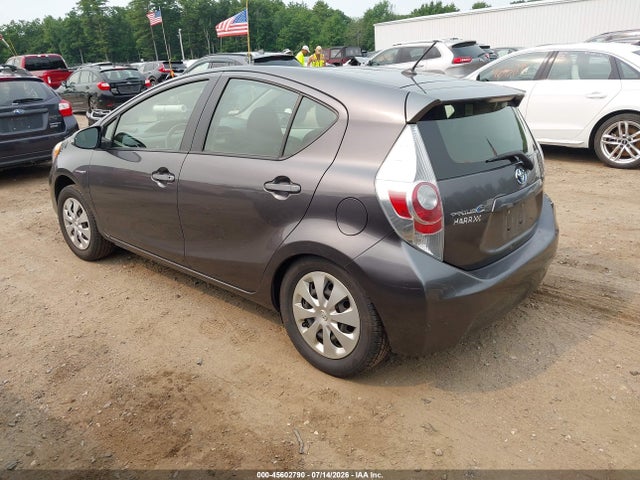 Toyota Prius C Two 2014 JTDKDTB39E1081006 Image 3