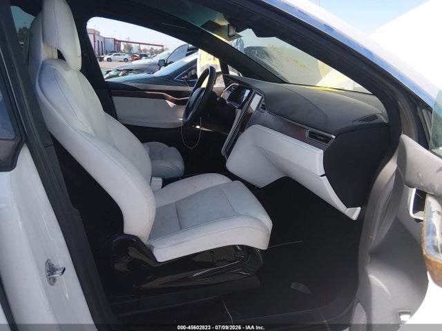 Продаж на аукціоні авто 2016 Tesla Model X 60d/p100d/p90d, vin: 5YJXCAE46GF004833, номер лоту: 45602823