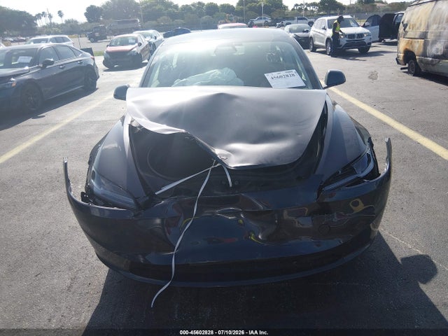 45602828 :رقم المزاد ، 5YJ3E1EAXSF033842 vin ، 2025 Tesla Model 3 مزاد بيع