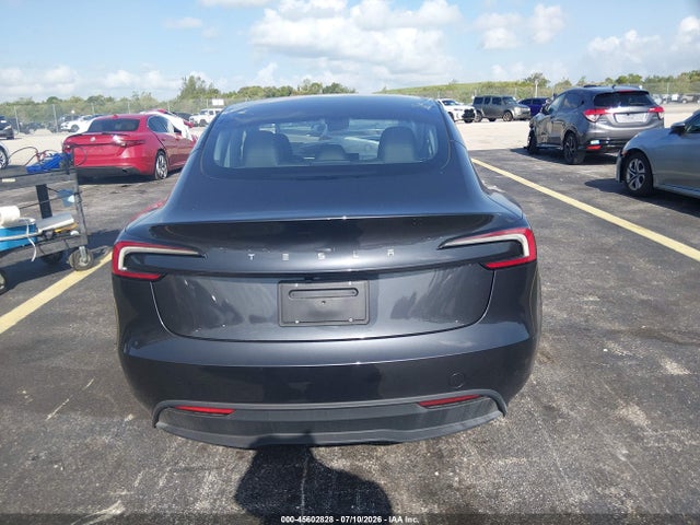 45602828 :رقم المزاد ، 5YJ3E1EAXSF033842 vin ، 2025 Tesla Model 3 مزاد بيع