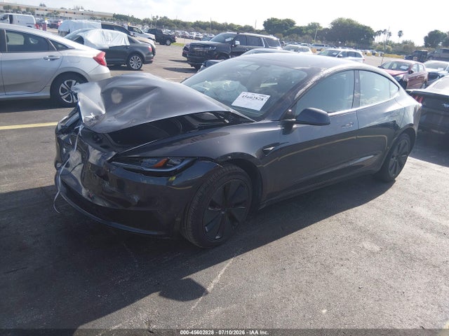 45602828 :رقم المزاد ، 5YJ3E1EAXSF033842 vin ، 2025 Tesla Model 3 مزاد بيع